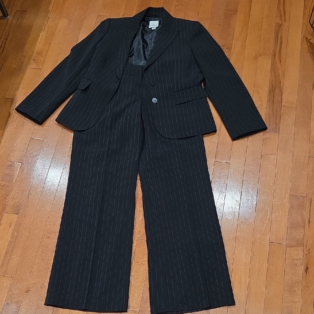 Vintage Anne Klein Women's Black Pinstripe Pantsuit